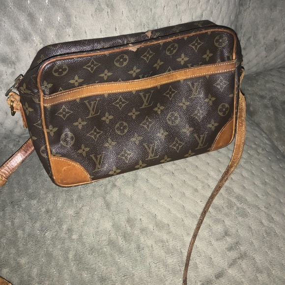 Super Vintage Used Louis Vuitton LV CrossbodyBag